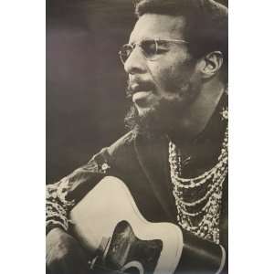 Richie Havens Playing Guitar Black & White 1968 Poster 29 X 42 (499)