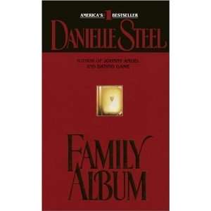  Family Album [Mass Market Paperback] Danielle Steel 