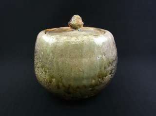 This work is a work of the famous ceramist SHIHO KANZAKI of Shigaraki 