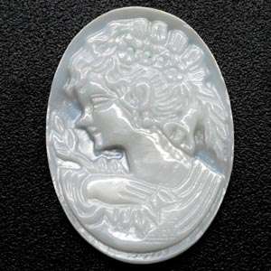 12.83 Ct. Handcarved Mother Of Pearl Cameo Unheated  