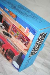   HOTWHEELS Toy Car SERVICE CENTER Play Set 80s +BOX +Instructions