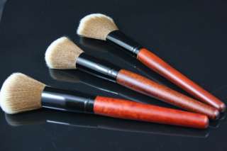   Packaging 1x 18 Pieces of Markup Brushes 1x Fold Up Leather Pouch