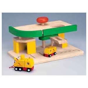  Service Station W/Van & Tow Truck Toys & Games