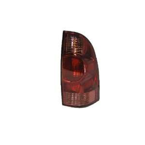  Toyota Tacoma Replacement Tail Light Assembly   Passenger 