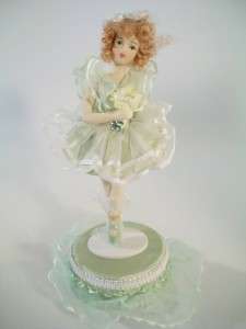 Exquisite Ballerina Porcelain Doll Music Box A Time for Us Green 