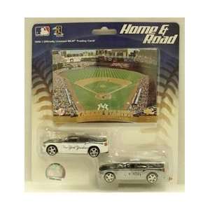  NY Yankees 2007 MLB Home/Road Dodge Charger with Stadium Card   New 