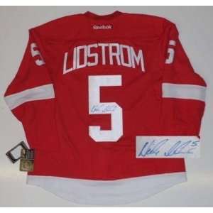 Nicklas Lidstrom Signed Jersey   Authentic  Sports 