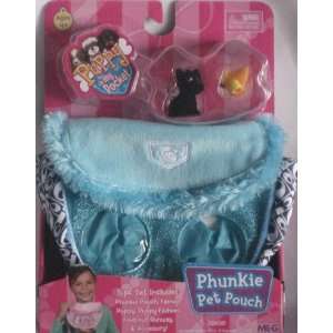   Pet Pouch, Blue with Laddy, Scottish Terrier a Bookworm Toys & Games