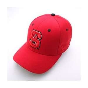  North Carolina State Wolfpack Logo Fitted Hat (Red 