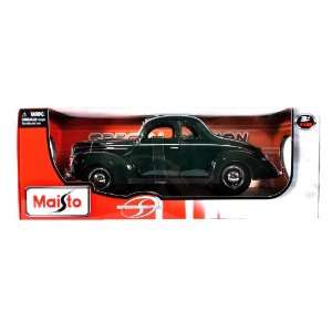   Ford Deluxe with Display Base (Car Dimension 10 x 3 1/2 x 3 1/2