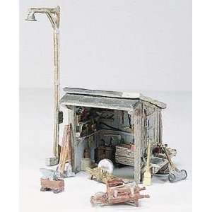  Woodland Scenics D216 HO Scale Tool Shed Toys & Games