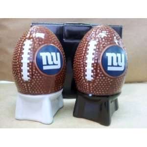  NFL NY Giants Sculpted Salt and Pepper Shakers Kitchen 