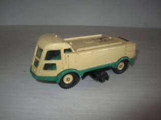 Dinky France Balayeuse LMV Street Sweeper Tractor/Truck  
