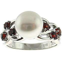   Freshwater Pearl and Garnet Ring (8 9 mm) (Size 7)  