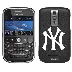   New York Yankees Blackberry Bold 9000 Black Coveroo