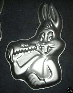 Wilton   1978   Bugs Bunny Warner Bros   Cake Pan  