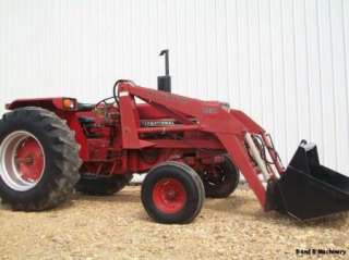 International Harvester 684 Farm Tractor W/Loader  