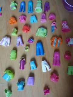 Polly pocket Set viele Einzelteile Puppen, Kleidung, Auto, Shop in 