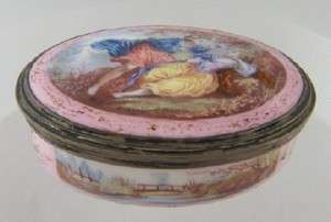 ANTIQUE FRENCH ENAMEL PAINTED SCENE MINIATURE SNUFF PATCH BOX  