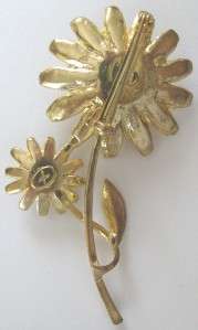 VINTAGE Daisy Pin Brooch Ladies Costume Jewelry Marked  