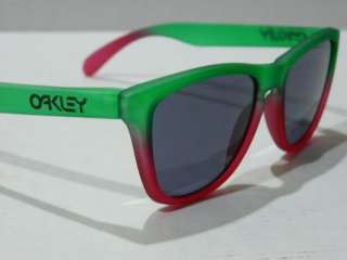 NEW OAKLEY FROGSKINS Sunglasses Grenade Fade w/ Grey Lens 30 946 