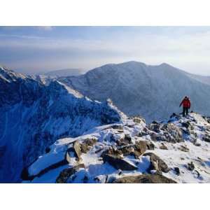  Walking Narrow Ridge Between Carrauntoohill and Beenkeragh 